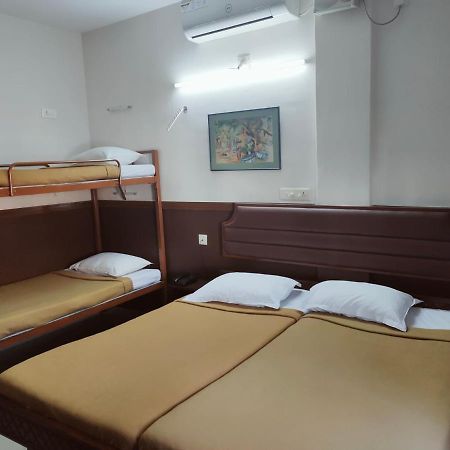 Hotel Maple Regency Kochi Kültér fotó