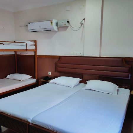 Hotel Maple Regency Kochi Kültér fotó