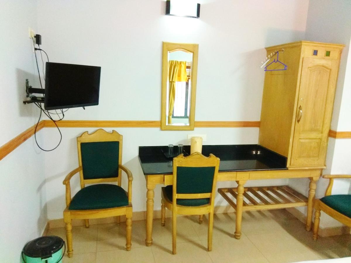 Hotel Maple Regency Kochi Kültér fotó
