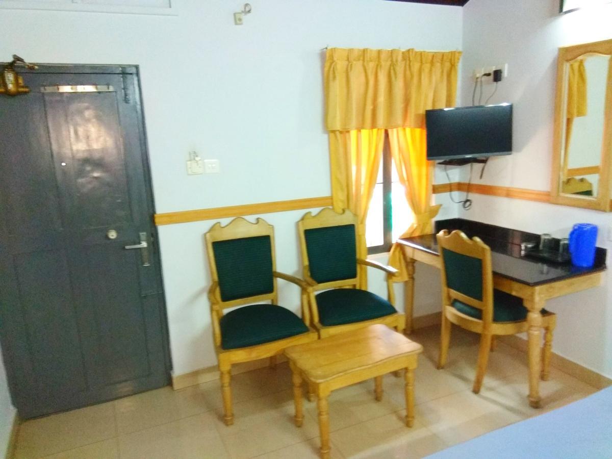 Hotel Maple Regency Kochi Kültér fotó