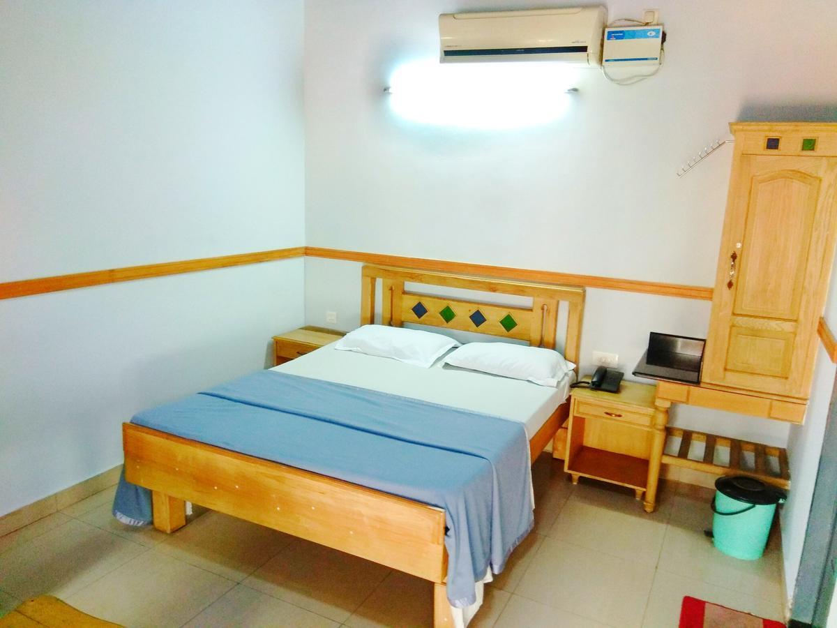 Hotel Maple Regency Kochi Kültér fotó