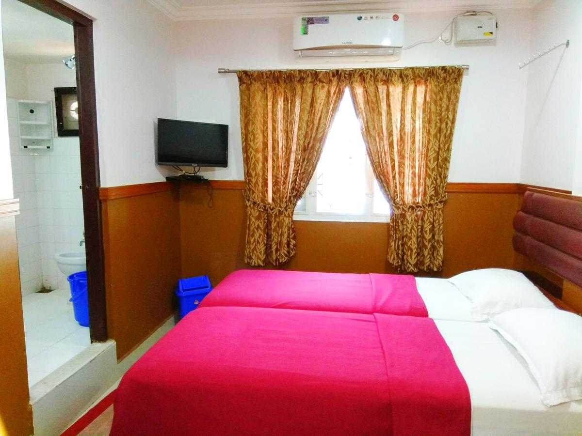 Hotel Maple Regency Kochi Kültér fotó