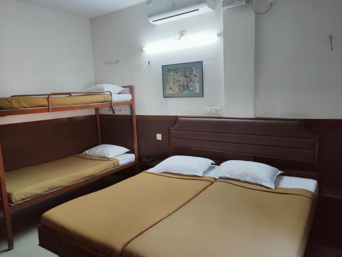 Hotel Maple Regency Kochi Kültér fotó
