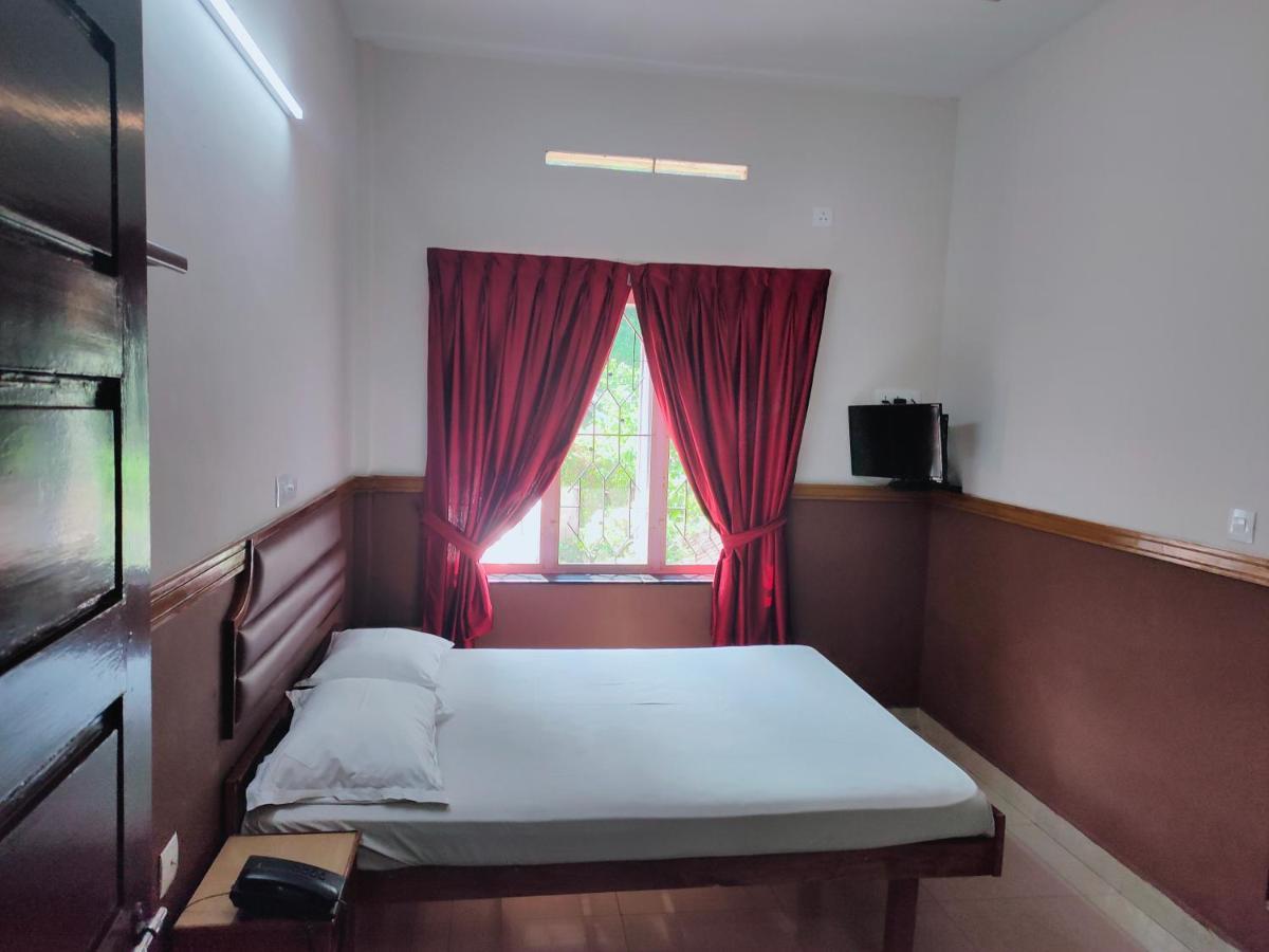 Hotel Maple Regency Kochi Kültér fotó